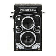 写真も動画も音声も撮れるクラシックな二眼レフの形をしたトイデジタルカメラ「トイカメラ PIENIFLEX (ピエニフレックス)」