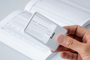 カード型LED拡大鏡画像03