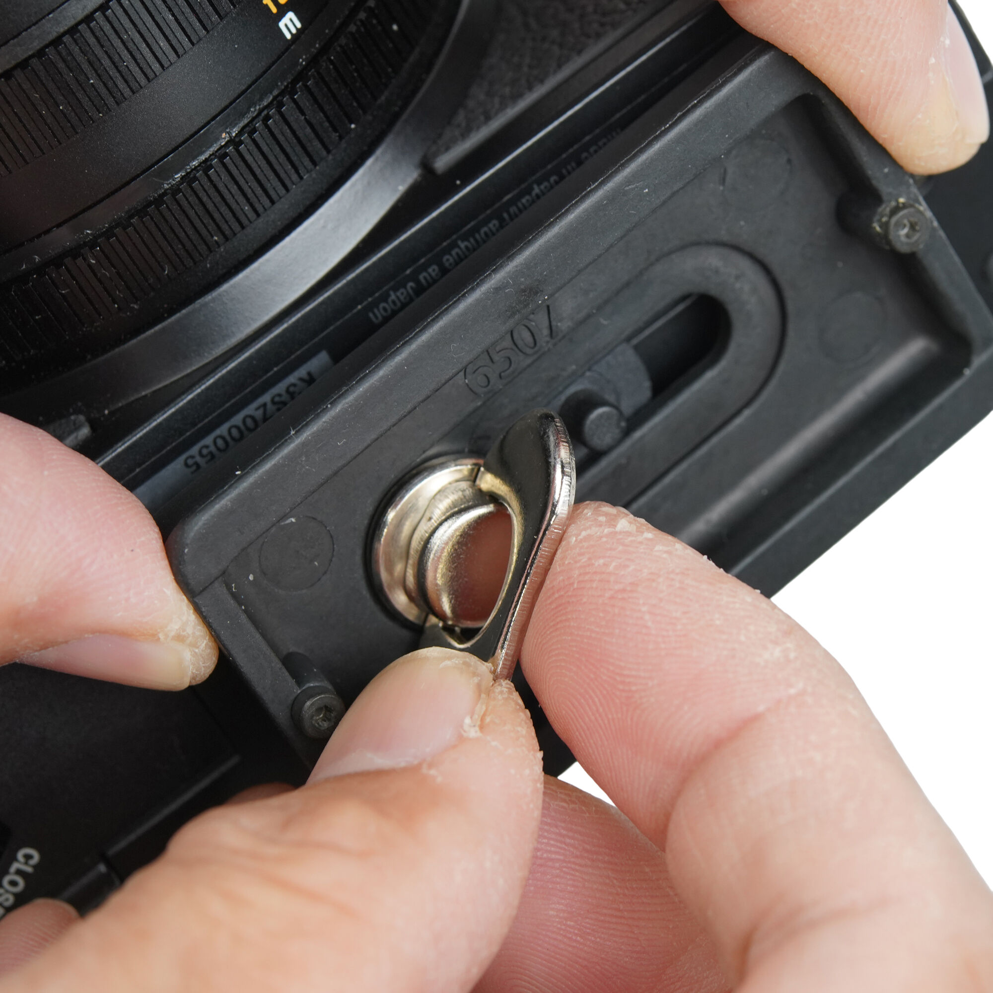 アルカ互換の雲台に対応するクイックシュー、ビデオピン付き「スリック